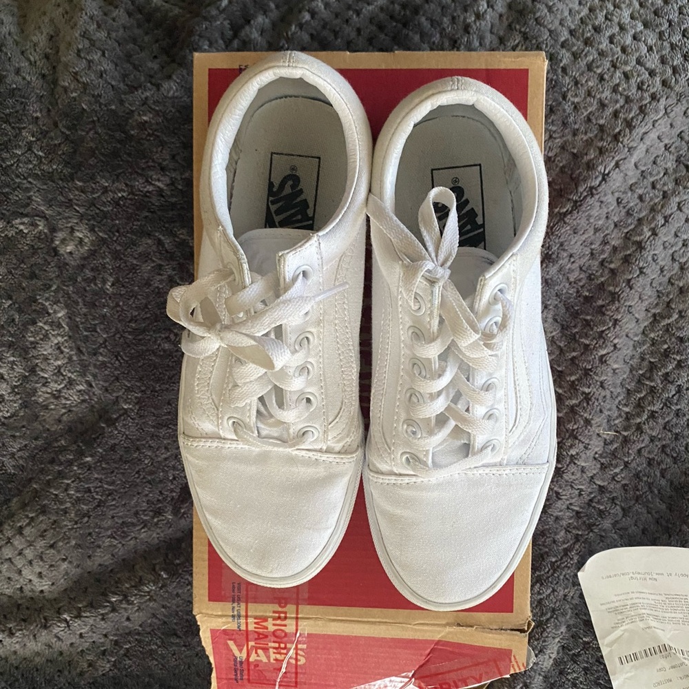 White unisex vans